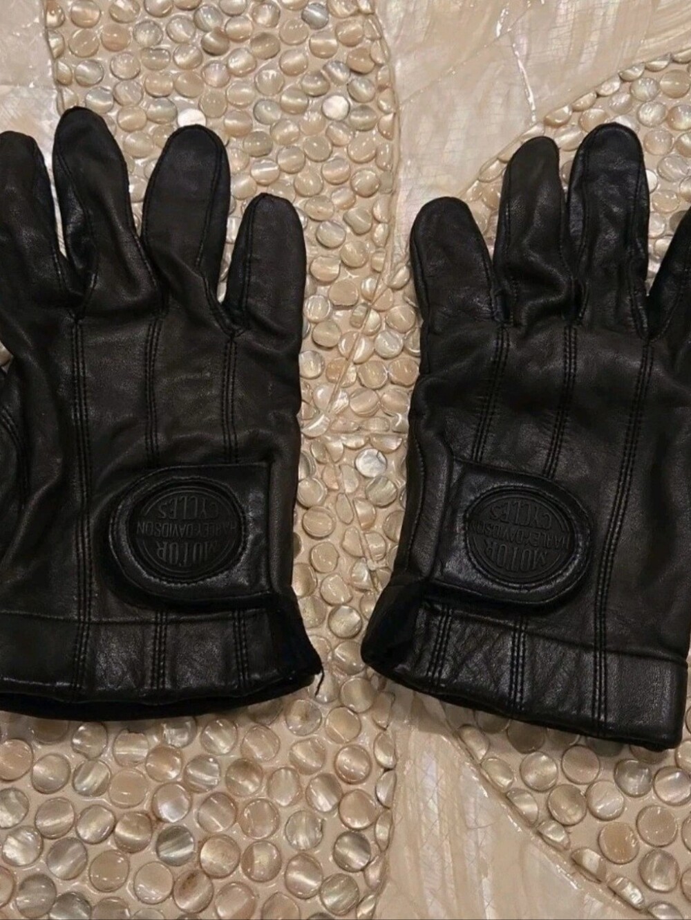 Harley Davidson Riding Gloves 98151-96VM Black Soft Leather Mens L Logo Closure